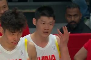 胡金秋：场上流血只是因为破了个小口子 不会影响后边的比赛