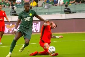 媒体人：法比奥进球类似阿森纳对阵曼联角球进球，在中超不判少见