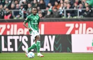 天空体育：雷克瑟姆即将租借签下曼城后卫卡博雷，球员正接受体检