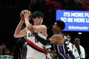 苏群：杨瀚森新赛季场均15分钟左右 昌西要成绩不会以培养他为主