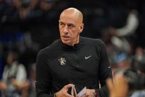 三连败！国王主帅：通往成功的道路上满是坑洞 而且永远都在施工