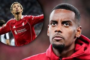 鲁尼：伊萨克不配排在埃基蒂克之前首发，表现而言他还没有准备好