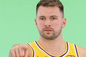 基德说独行侠缺控卫！美媒回复：东契奇今天砍下49+11+8