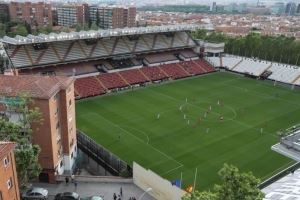 马卡：因相关标准问题，巴列卡诺球场在西甲和欧战采用两种尺寸